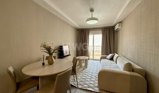Odsprzedaż - Mieszkanie w bloku - Torrevieja - Playa del Cura
