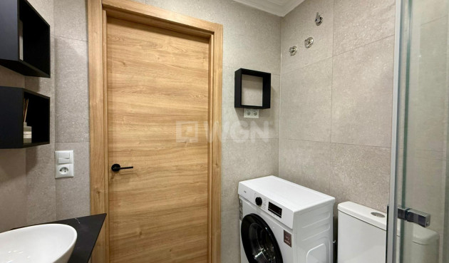 Odsprzedaż - Mieszkanie w bloku - Torrevieja - Playa del Cura