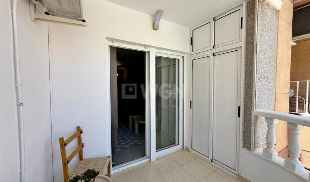 Odsprzedaż - Mieszkanie w bloku - Torrevieja - Playa del Cura