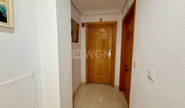 Odsprzedaż - Mieszkanie w bloku - Torrevieja - Playa del Cura