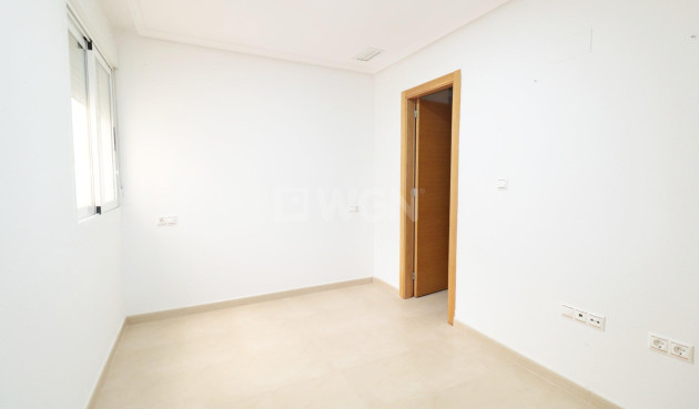 Odsprzedaż - Mieszkanie w bloku - Torrevieja - Acequion