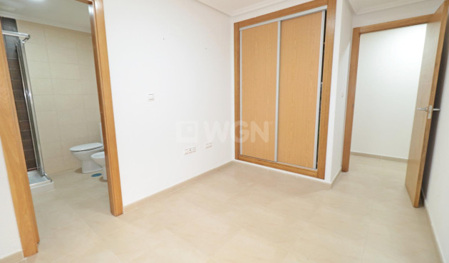 Odsprzedaż - Mieszkanie w bloku - Torrevieja - Acequion