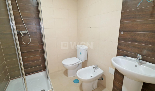 Odsprzedaż - Mieszkanie w bloku - Torrevieja - Acequion