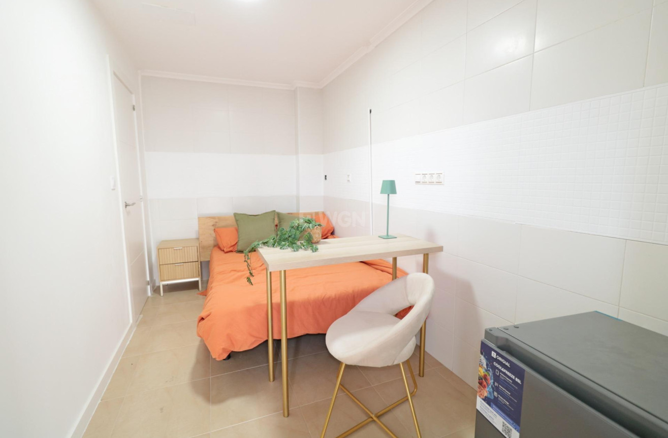 Odsprzedaż - Mieszkanie w bloku - Torrevieja - Acequion