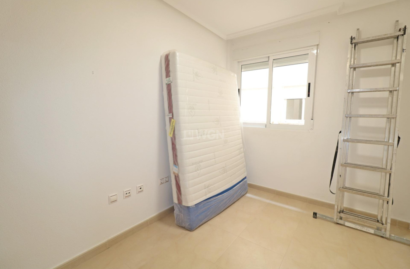 Odsprzedaż - Mieszkanie w bloku - Torrevieja - Acequion