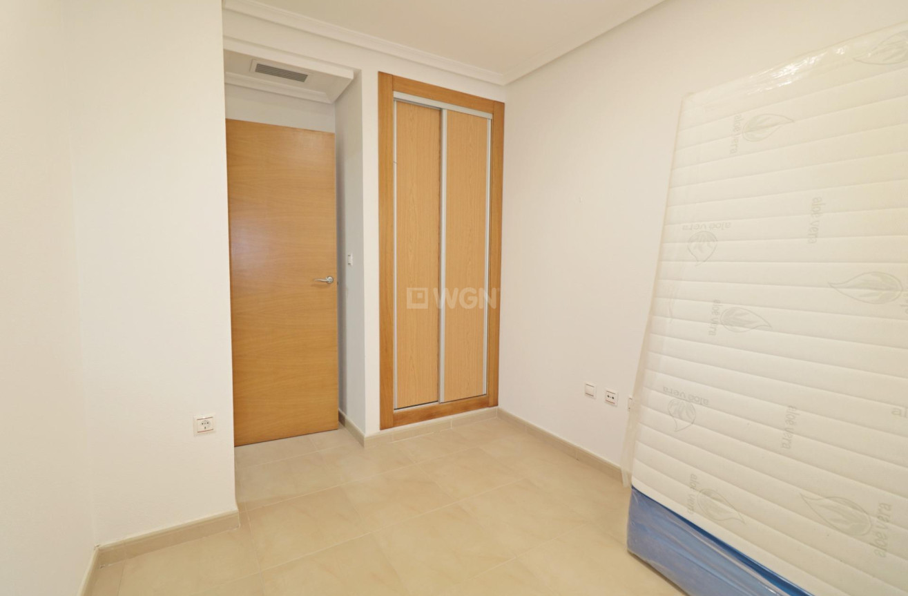 Odsprzedaż - Mieszkanie w bloku - Torrevieja - Acequion