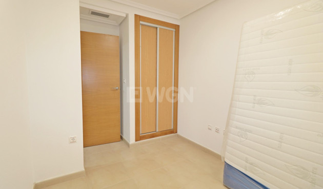 Odsprzedaż - Mieszkanie w bloku - Torrevieja - Acequion