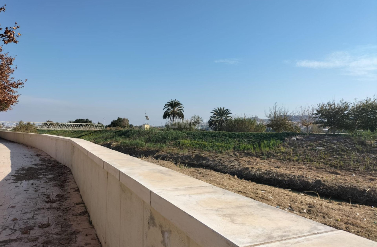 Odsprzedaż - Kamienica - Formentera del Segura - Centro