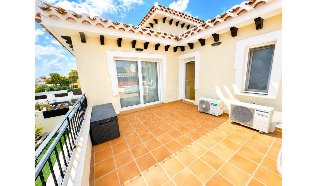Odsprzedaż - Villa - Mar Menor Golf Resort - Inland
