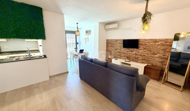 Odsprzedaż - Mieszkanie w bloku - La Mata - Costa Blanca