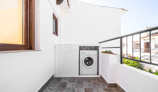 Odsprzedaż - Mieszkanie w bloku - La Mata - Costa Blanca