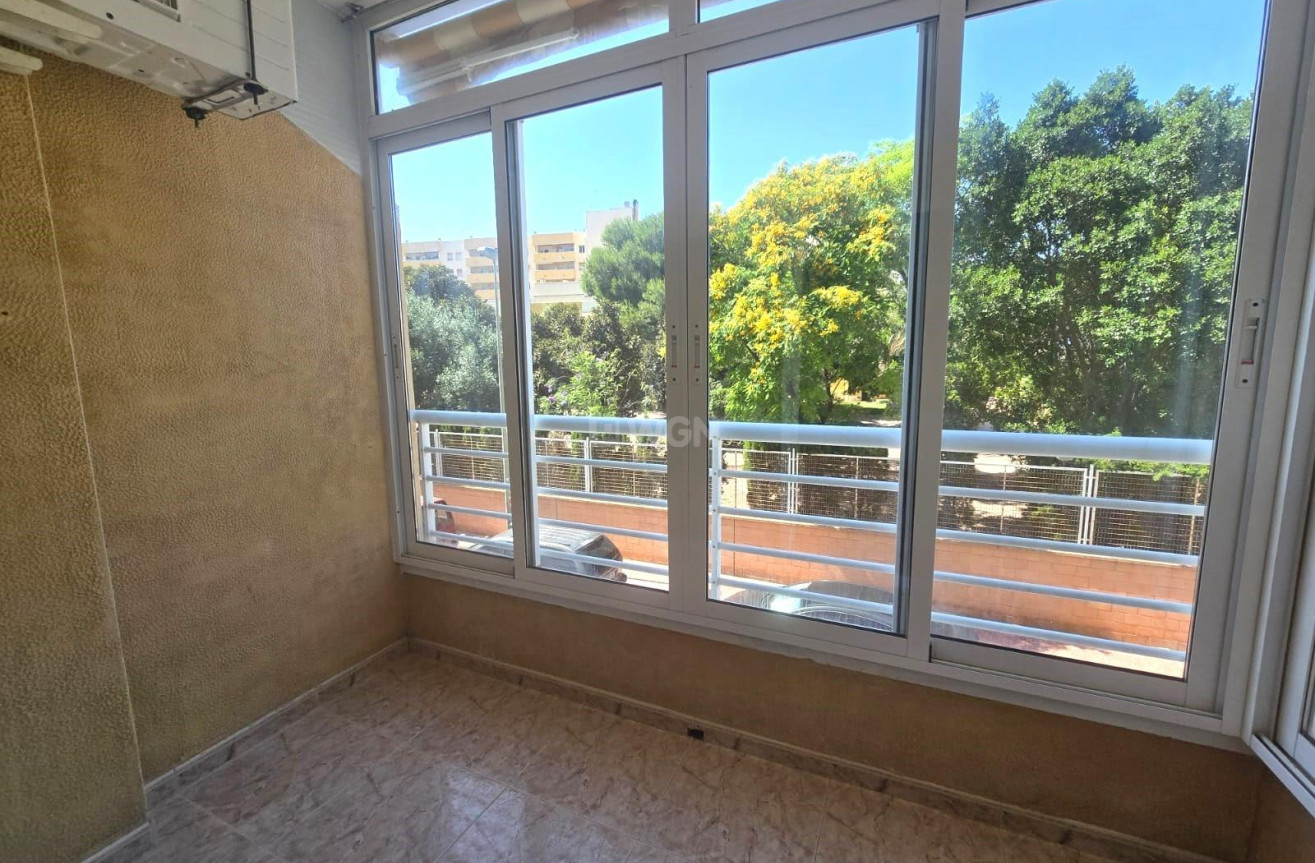 Odsprzedaż - Mieszkanie w bloku - Torrevieja - Habaneras