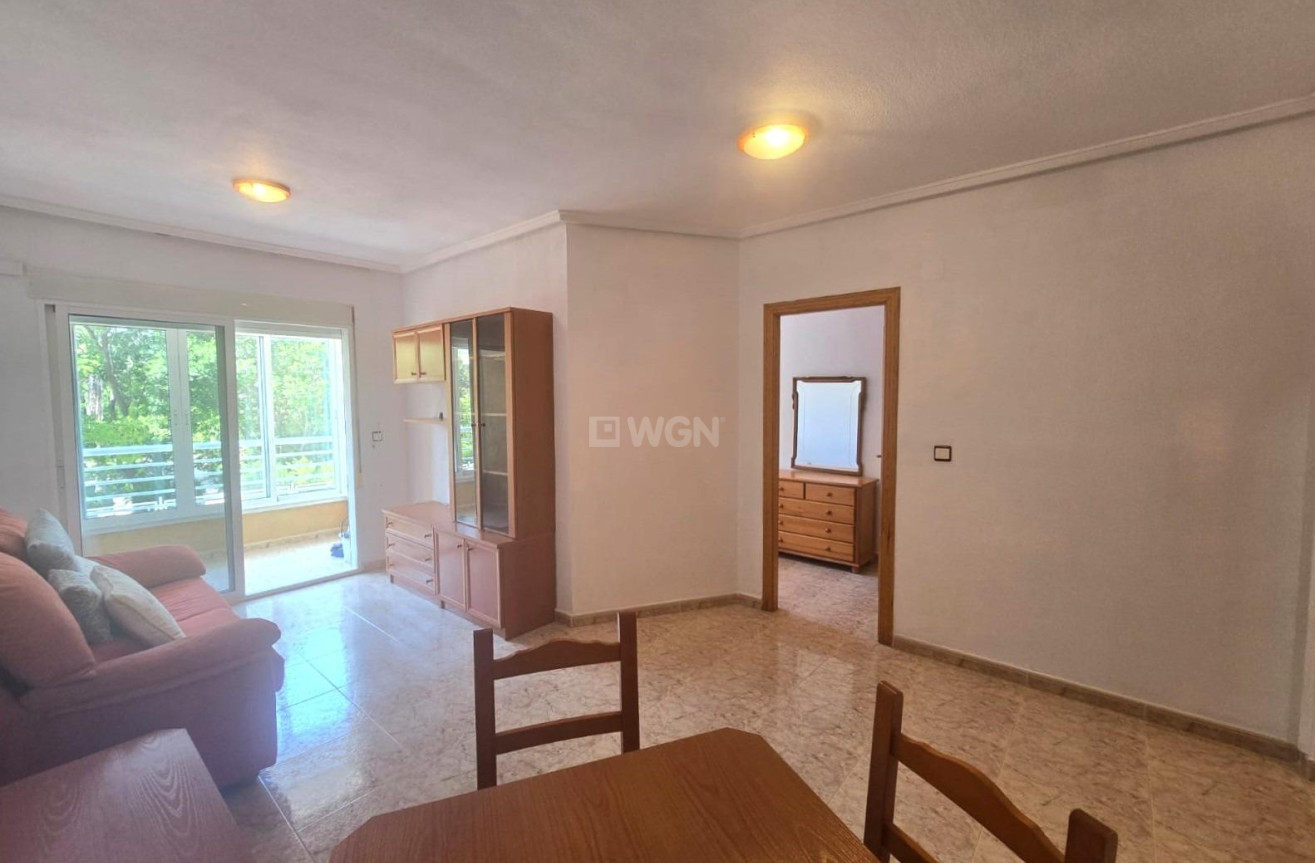 Odsprzedaż - Mieszkanie w bloku - Torrevieja - Habaneras