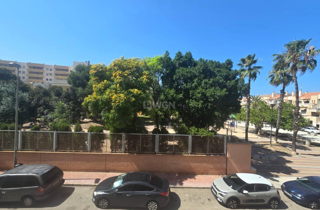 Odsprzedaż - Mieszkanie w bloku - Torrevieja - Habaneras