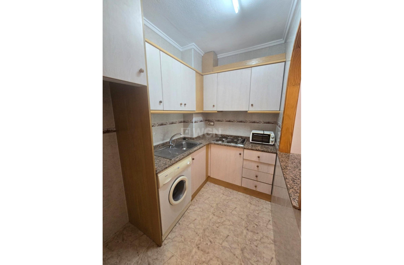 Odsprzedaż - Mieszkanie w bloku - Torrevieja - Habaneras