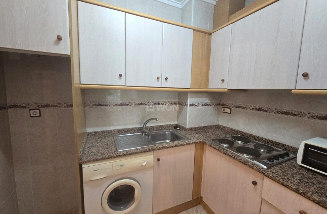 Odsprzedaż - Mieszkanie w bloku - Torrevieja - Habaneras