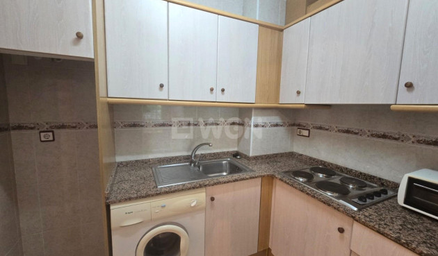 Odsprzedaż - Mieszkanie w bloku - Torrevieja - Habaneras