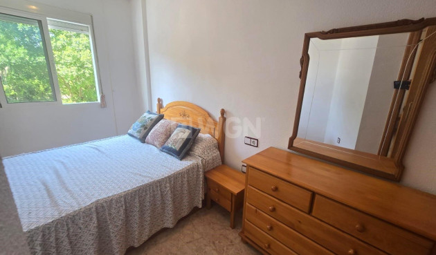 Odsprzedaż - Mieszkanie w bloku - Torrevieja - Habaneras