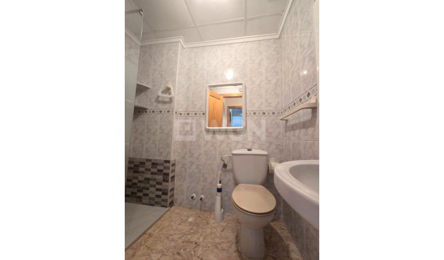 Odsprzedaż - Mieszkanie w bloku - Torrevieja - Habaneras