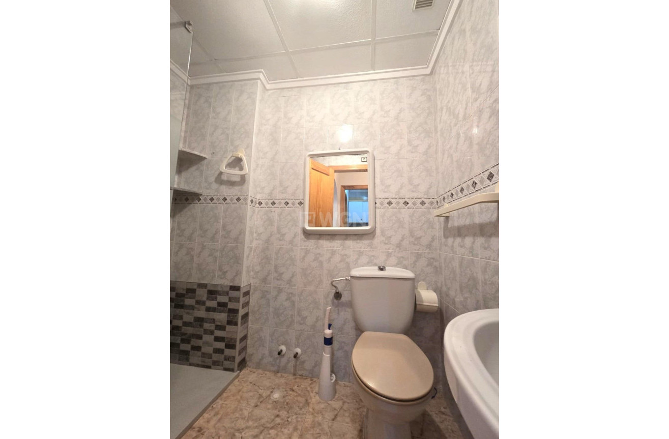 Odsprzedaż - Mieszkanie w bloku - Torrevieja - Habaneras