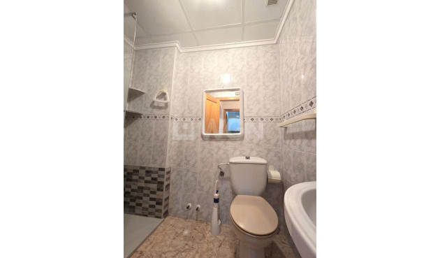 Odsprzedaż - Mieszkanie w bloku - Torrevieja - Habaneras