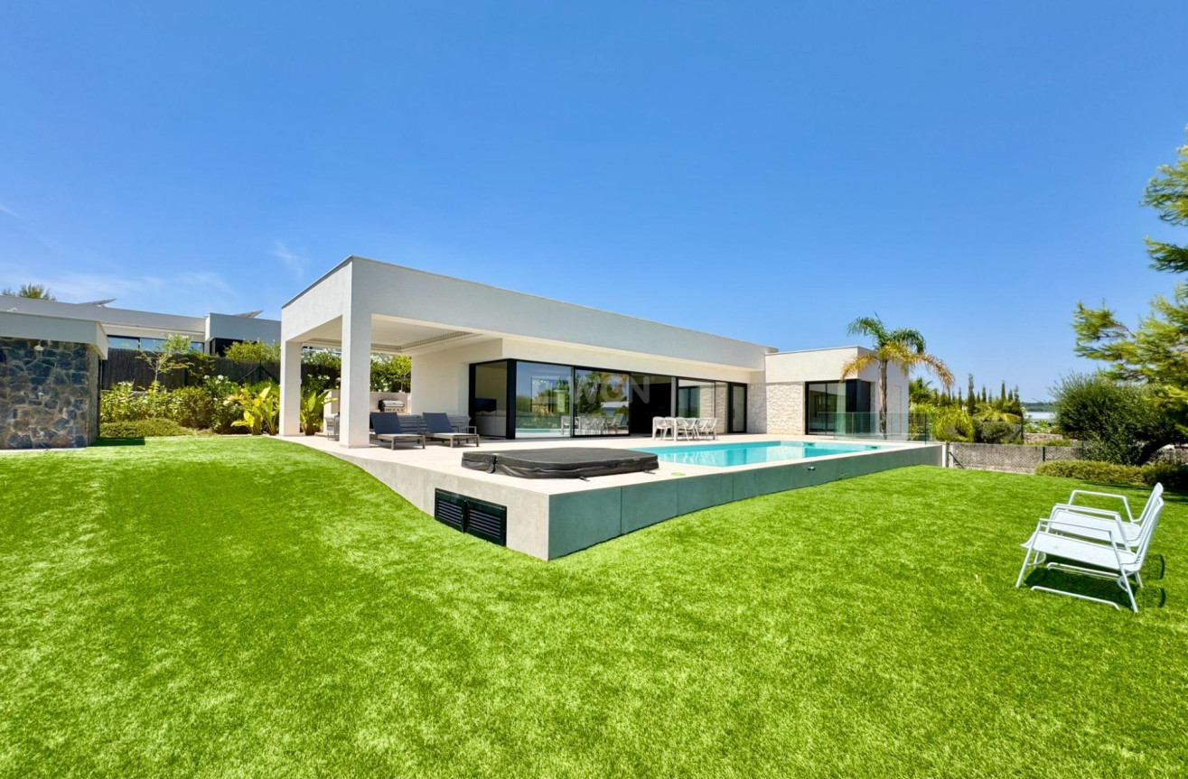 Reventa - Villa - Orihuela - Las Colinas Golf