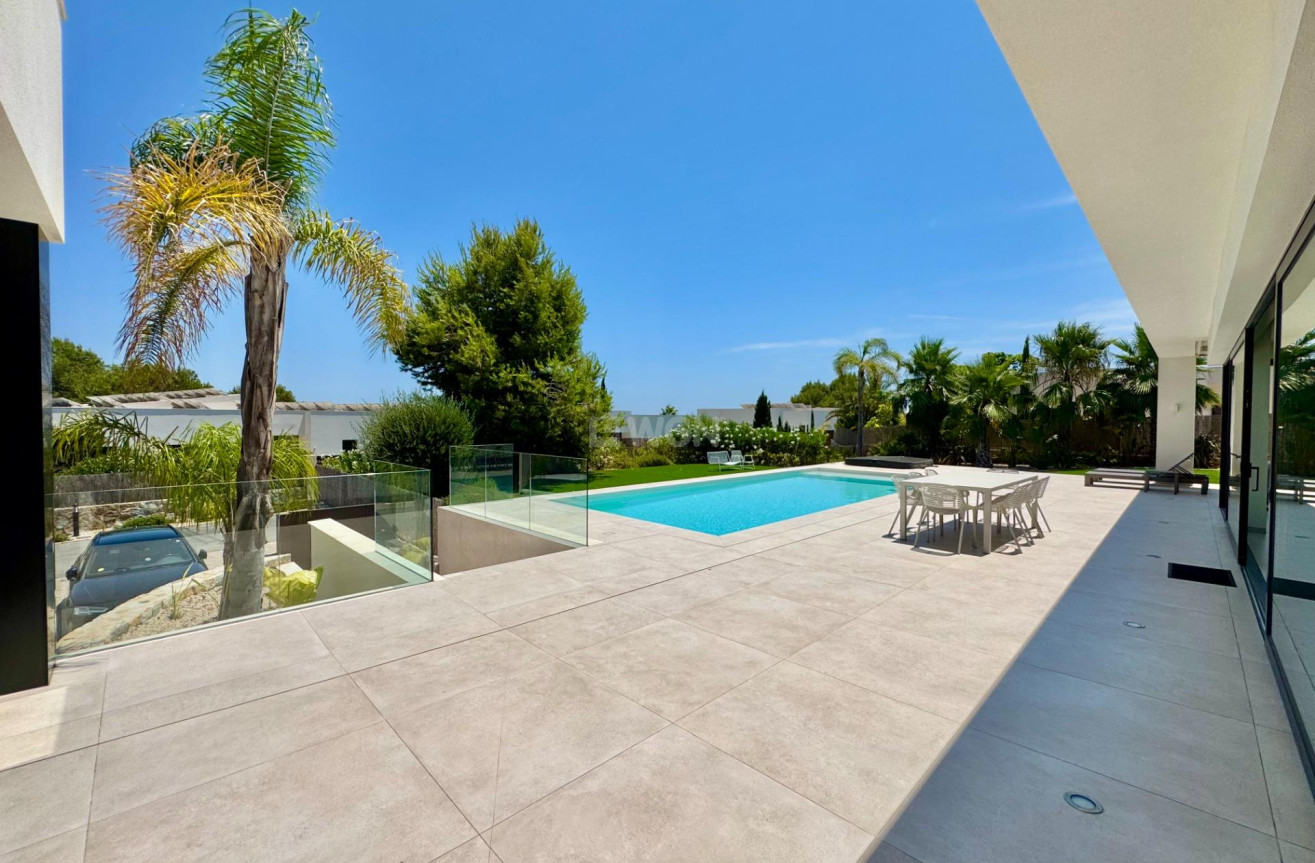 Reventa - Villa - Orihuela - Las Colinas Golf