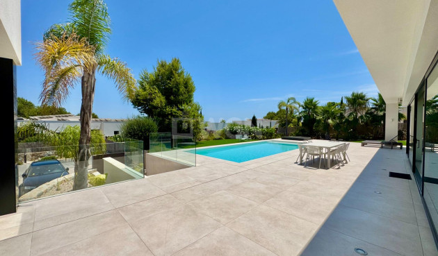 Reventa - Villa - Orihuela - Las Colinas Golf