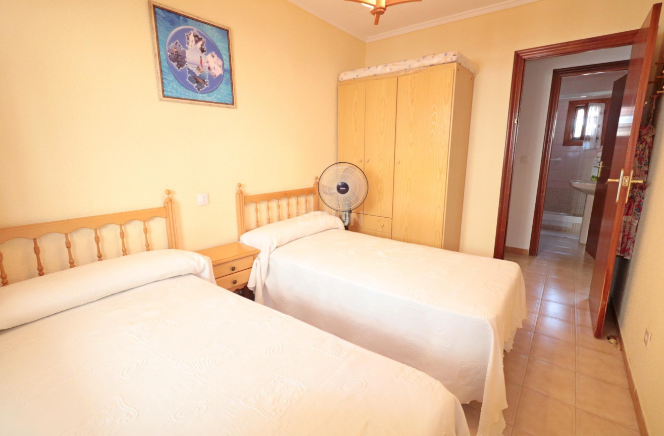 Resale - Townhouse - Torrevieja - Playa De Los Naufragos