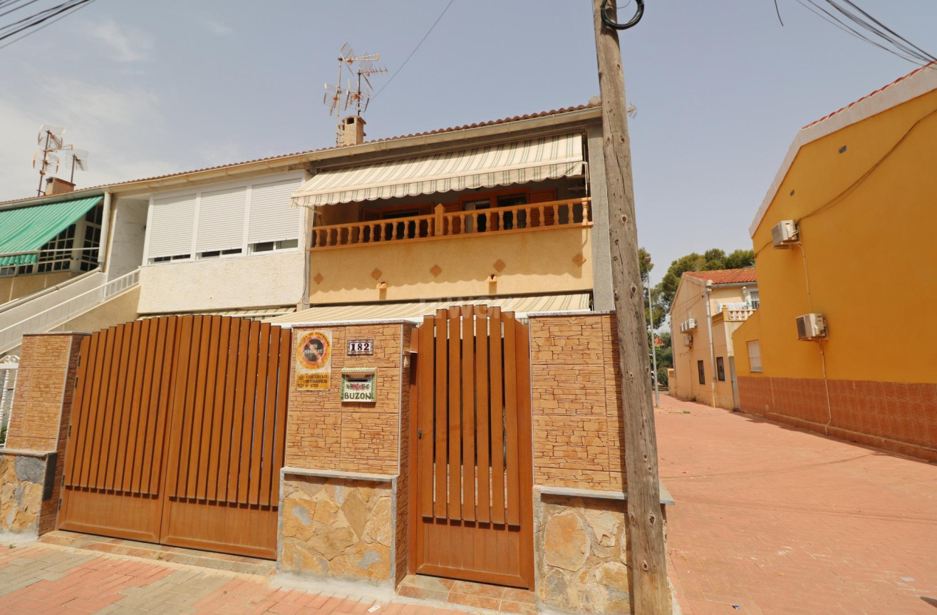 Resale - Townhouse - Torrevieja - Playa De Los Naufragos