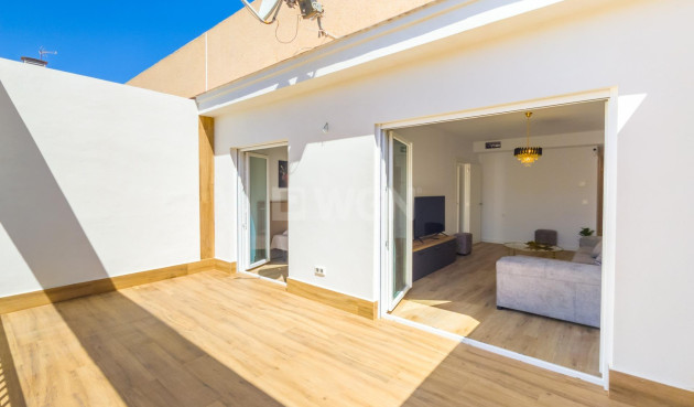 Odsprzedaż - Mieszkanie w bloku - Torrevieja - Playa del Cura