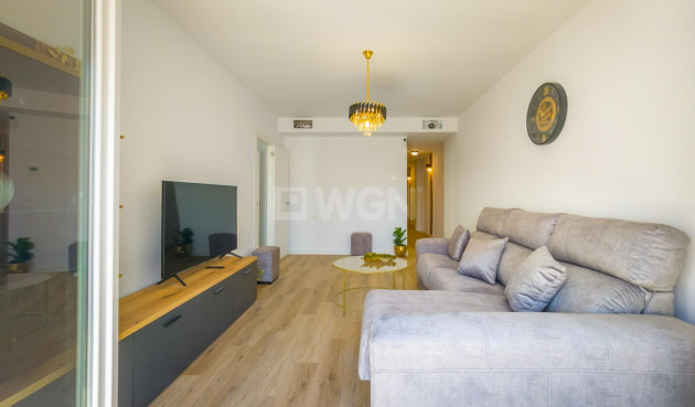 Odsprzedaż - Mieszkanie w bloku - Torrevieja - Playa del Cura