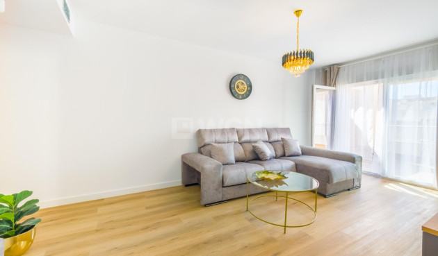 Odsprzedaż - Mieszkanie w bloku - Torrevieja - Playa del Cura