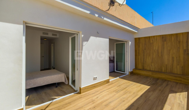 Odsprzedaż - Mieszkanie w bloku - Torrevieja - Playa del Cura