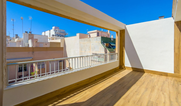 Odsprzedaż - Mieszkanie w bloku - Torrevieja - Playa del Cura