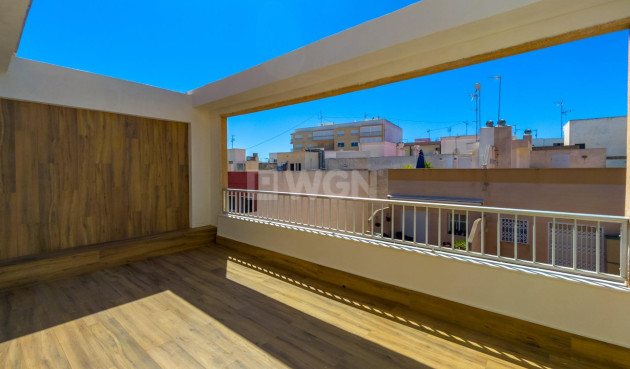 Odsprzedaż - Mieszkanie w bloku - Torrevieja - Playa del Cura