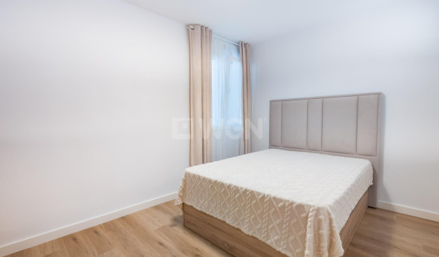Odsprzedaż - Mieszkanie w bloku - Torrevieja - Playa del Cura