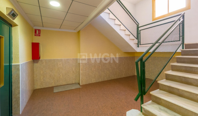Odsprzedaż - Mieszkanie w bloku - Torrevieja - Playa del Cura