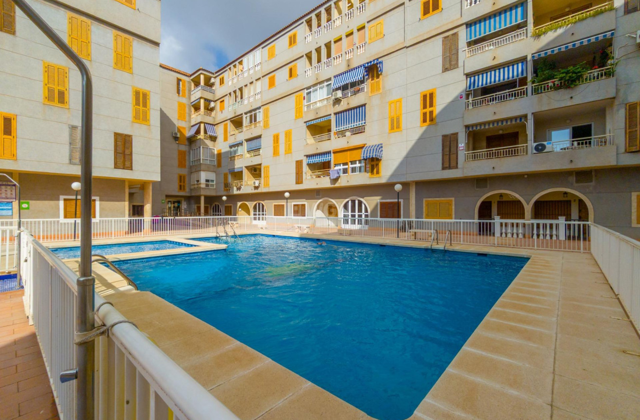 Odsprzedaż - Mieszkanie w bloku - Torrevieja - Acequion