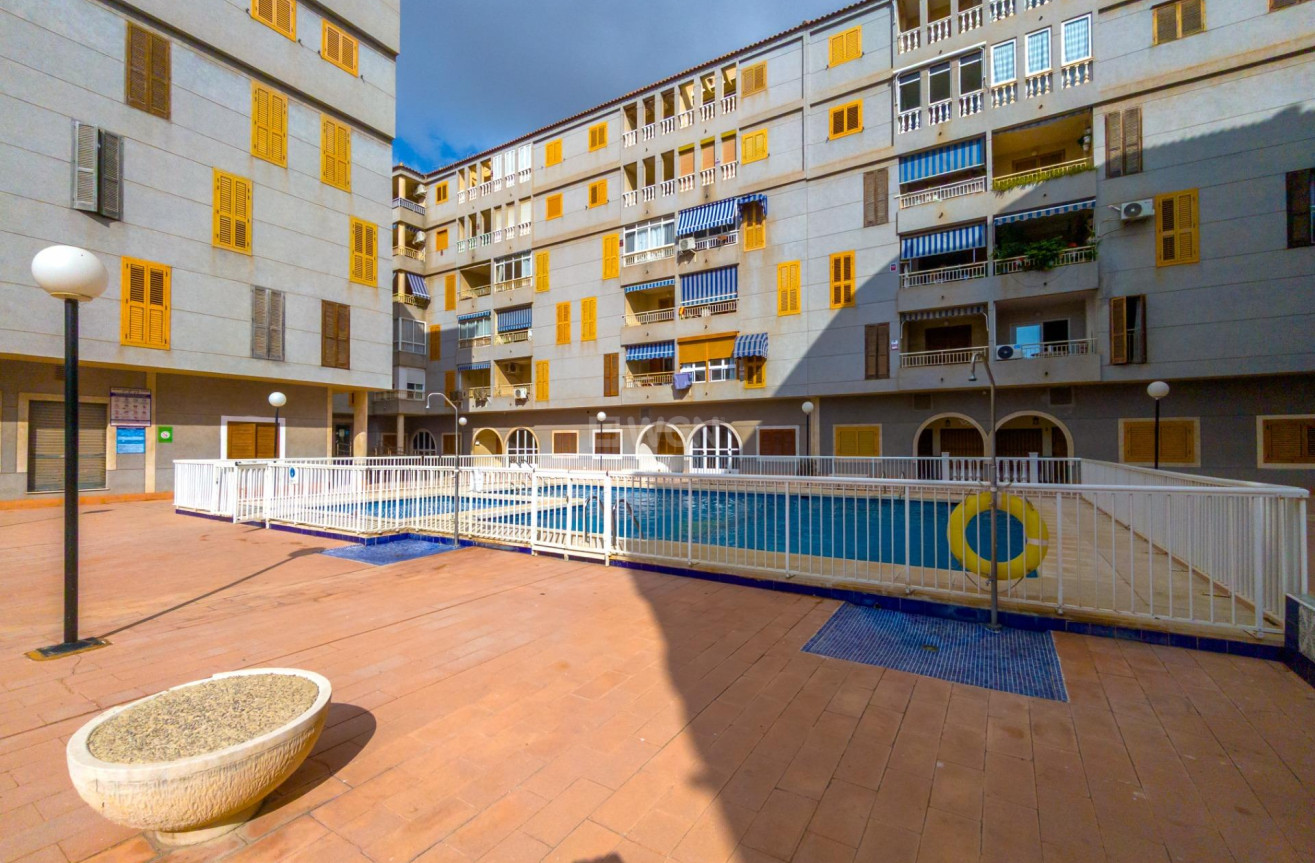 Odsprzedaż - Mieszkanie w bloku - Torrevieja - Acequion