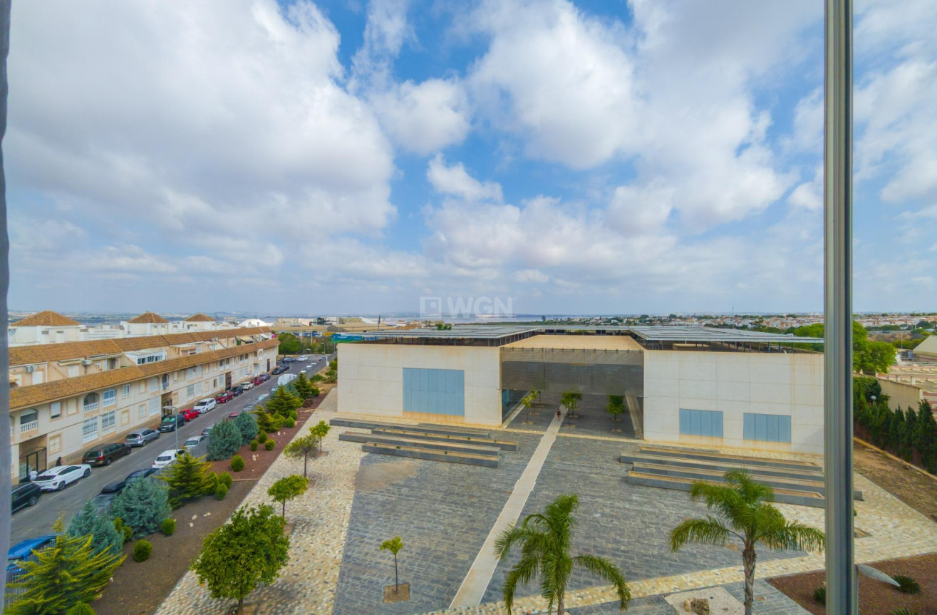 Odsprzedaż - Mieszkanie w bloku - Torrevieja - Acequion