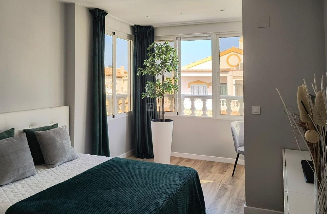 Odsprzedaż - Kamienica - Orihuela Costa - Los Balcones