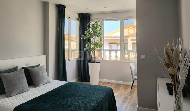 Odsprzedaż - Kamienica - Orihuela Costa - Los Balcones
