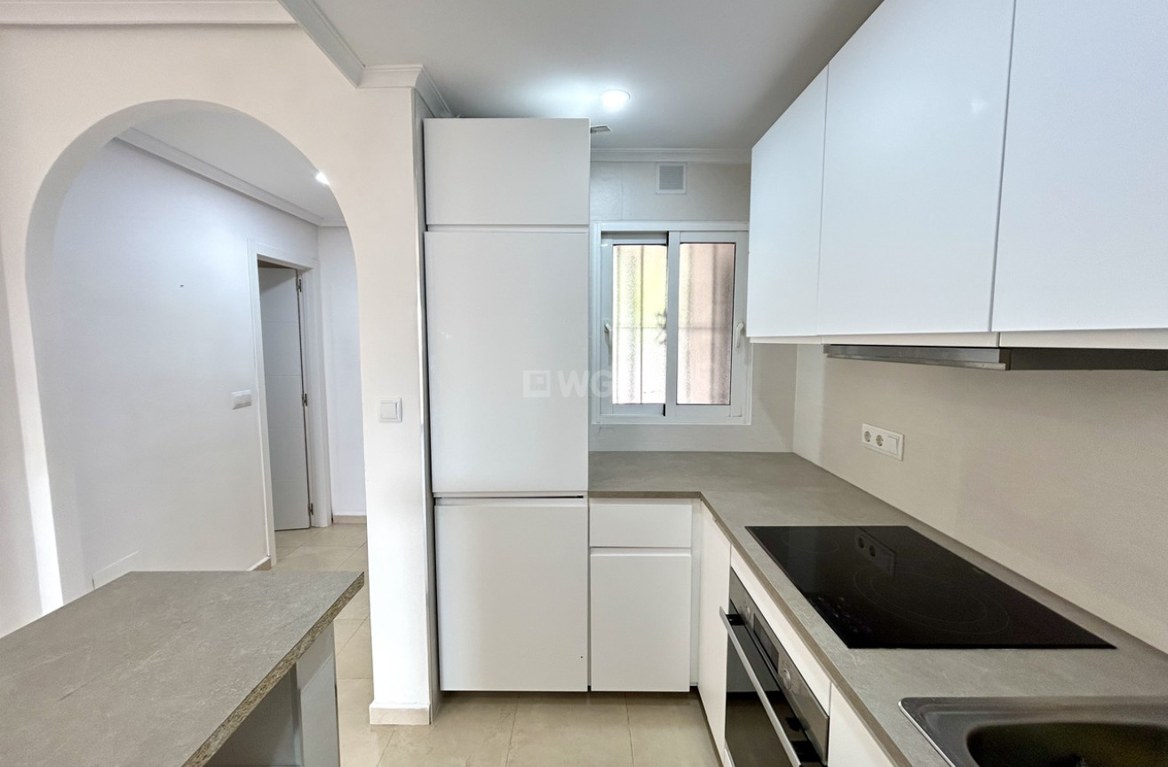 Odsprzedaż - Mieszkanie w bloku - Villamartin - Costa Blanca