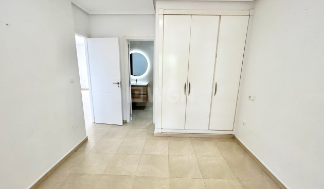 Odsprzedaż - Mieszkanie w bloku - Villamartin - Costa Blanca