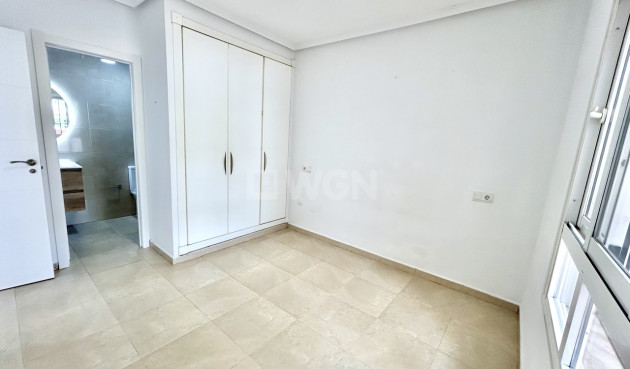 Odsprzedaż - Mieszkanie w bloku - Villamartin - Costa Blanca