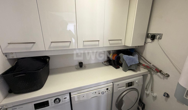Odsprzedaż - Mieszkanie w bloku - Torrevieja - Acequion