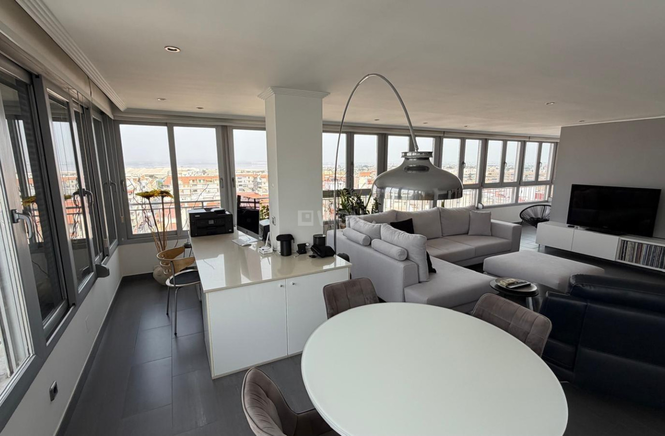 Odsprzedaż - Mieszkanie w bloku - Torrevieja - Acequion