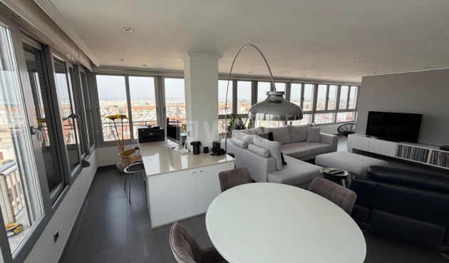 Odsprzedaż - Mieszkanie w bloku - Torrevieja - Acequion