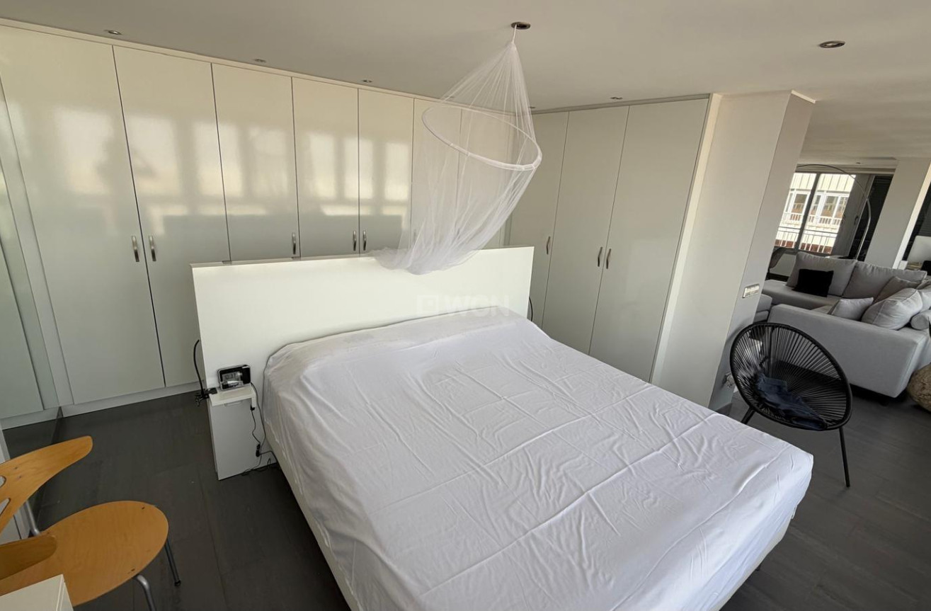 Odsprzedaż - Mieszkanie w bloku - Torrevieja - Acequion